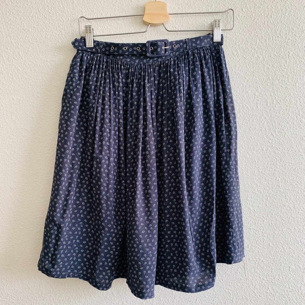 Belted skirt